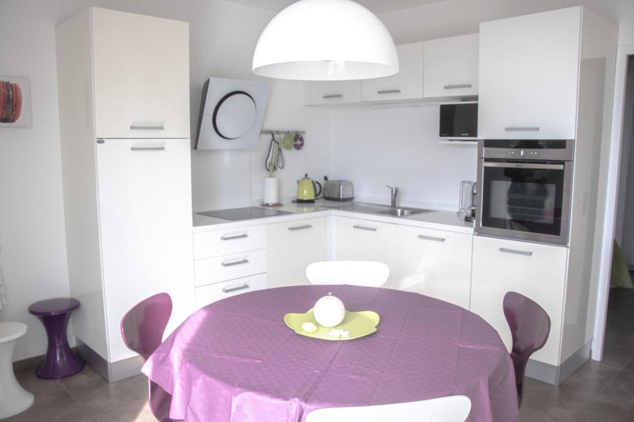 Indigo Cassis Exterior foto