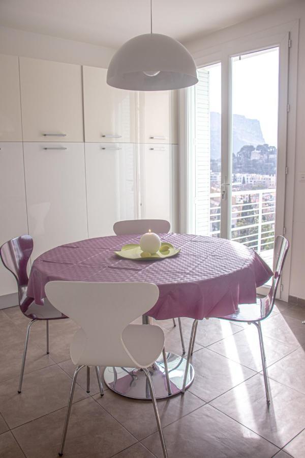 Indigo Cassis Exterior foto